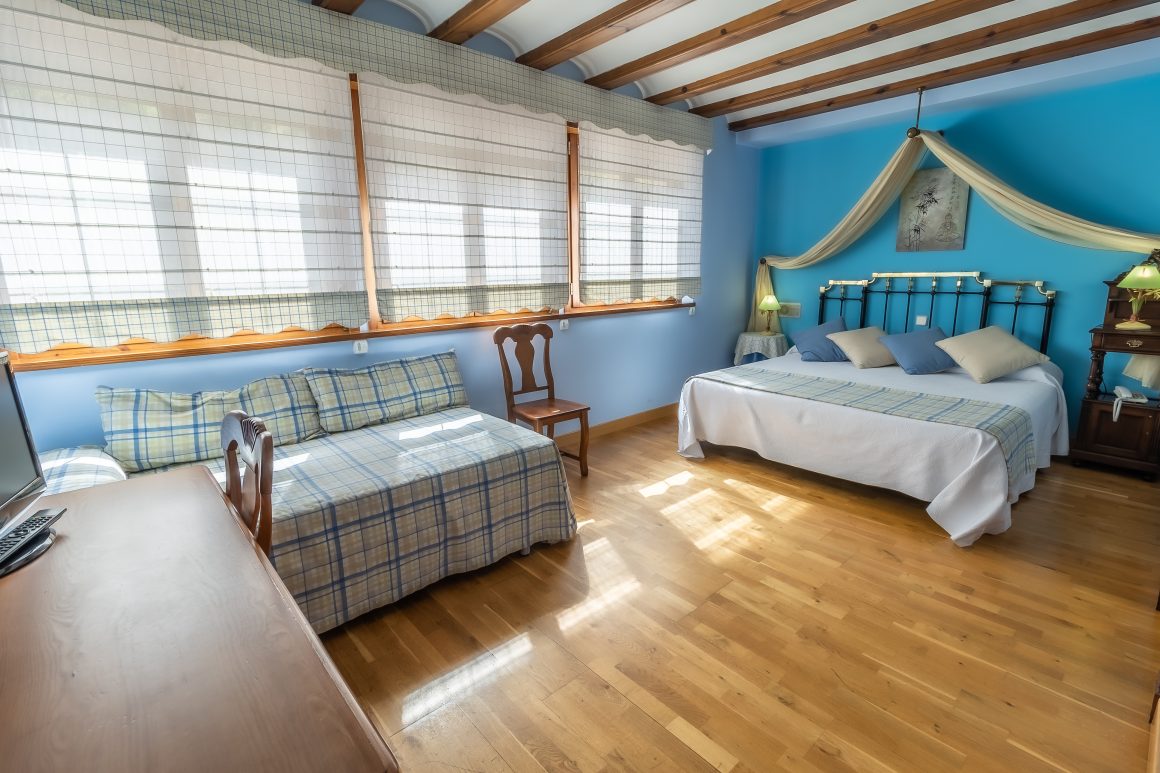 Triple room